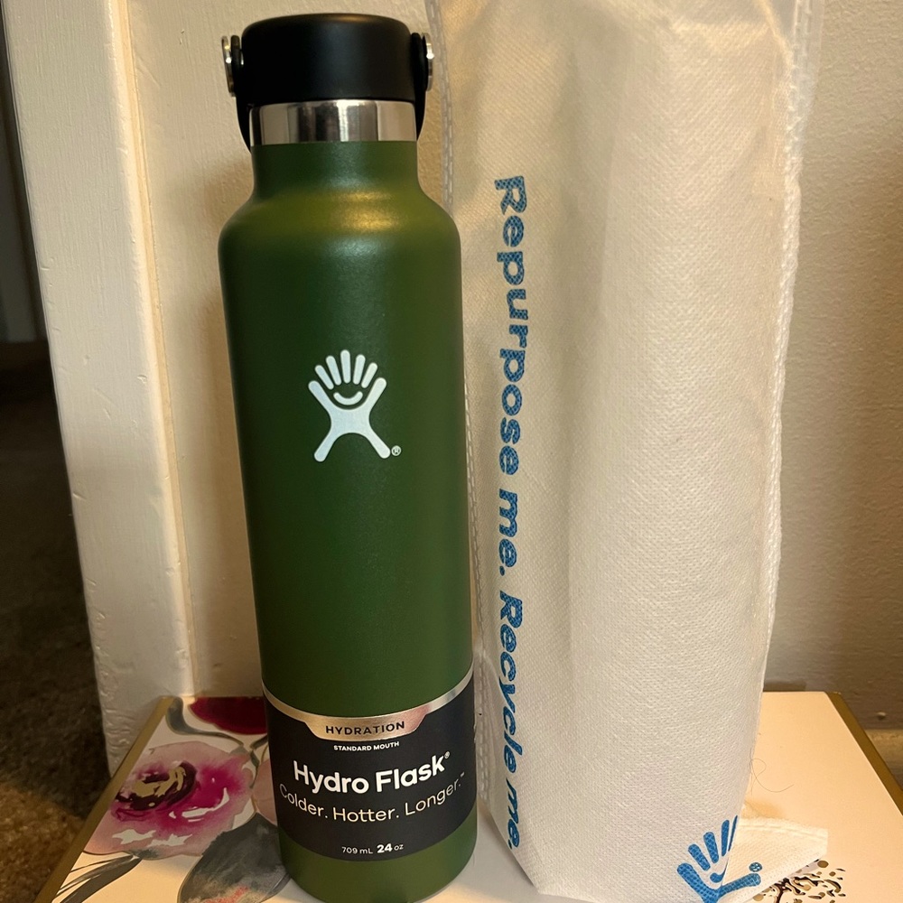 Brand New Hydro Flask 24oz Water Bottle!
